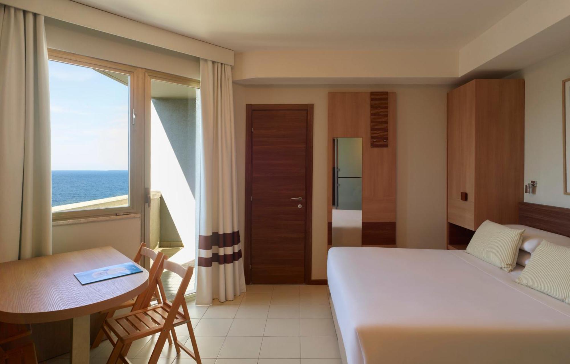 Serena Majestic Residence Montesilvano Marina Værelse billede