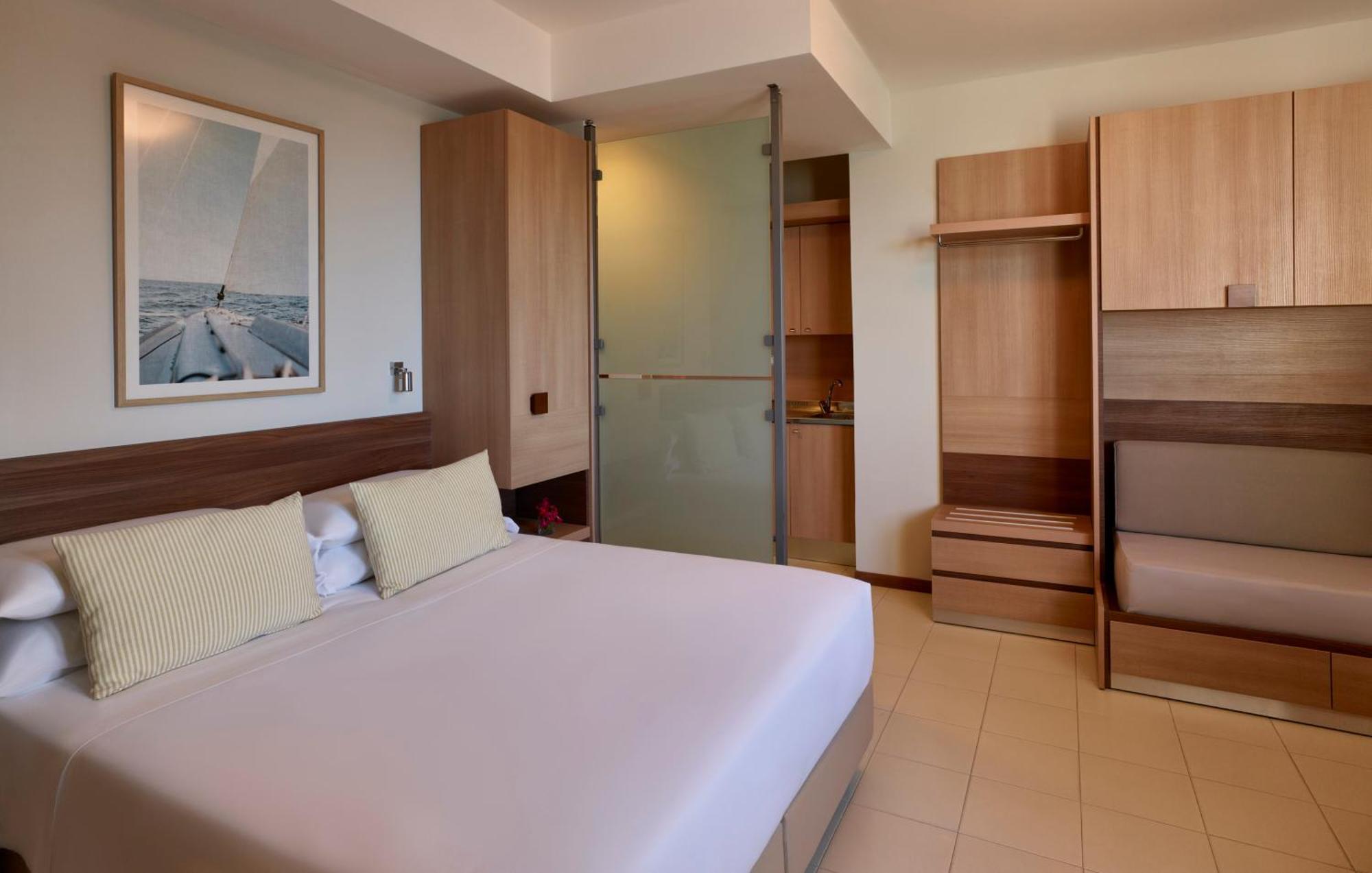 Serena Majestic Residence Montesilvano Marina Værelse billede